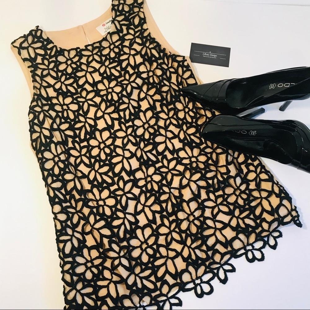 Lela Rose Black Crocheted Tank Size XS